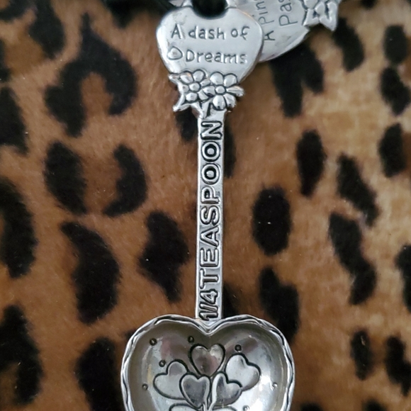 Vintage Measuring Spoon Set Of 4 - Picture 5 of 8